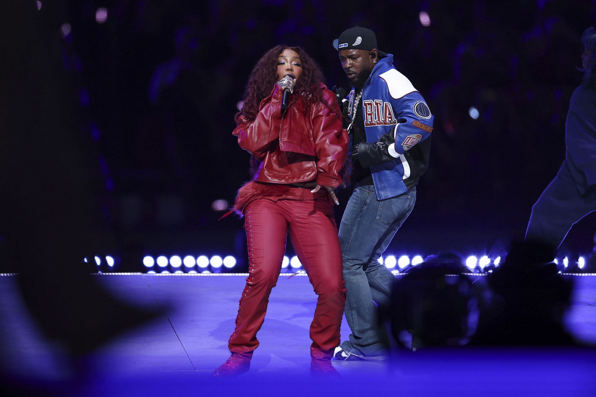 SZA and Kendrick Lamar perform on stage during Apple Music Super Bowl LIX Halftime Show at Caesars Superdome on February 09, 202 (Image via Getty)